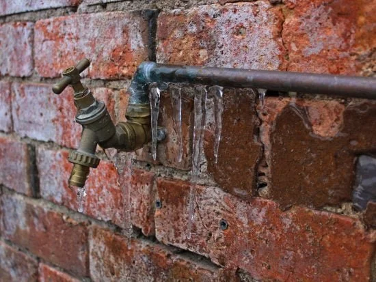 5 Winter Plumbing Tips Frozen pipes